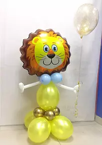 Львенок с шариком